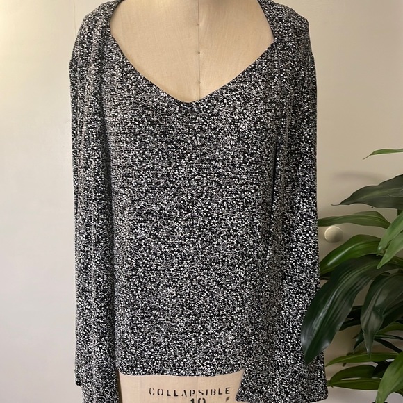 Alex evenings 2 piece tank and cardigan set in shimmery black and white - Picture 3 of 10